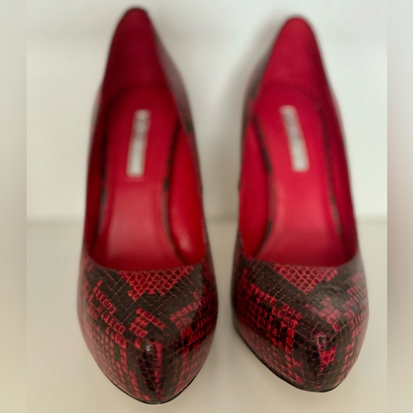 BCBG Snake Skin Print Heels - Picture 3 of 6